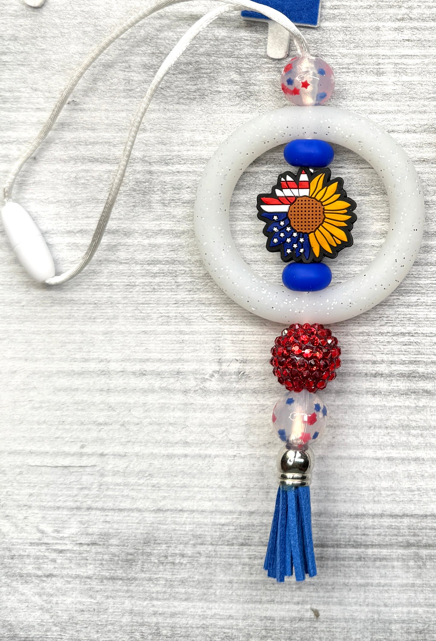 Red, White & Bloom Car Charm Set