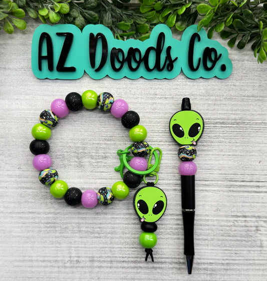 Out of This World Set Wristlet & Pen Set